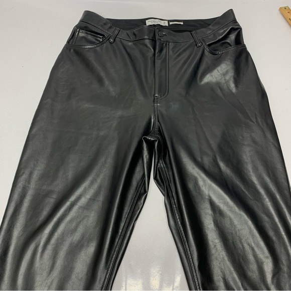 Abercrombie & Fitch Curve Love Vegan Leather Pants Woman  33/16 90s Straight - Picture 1 of 11